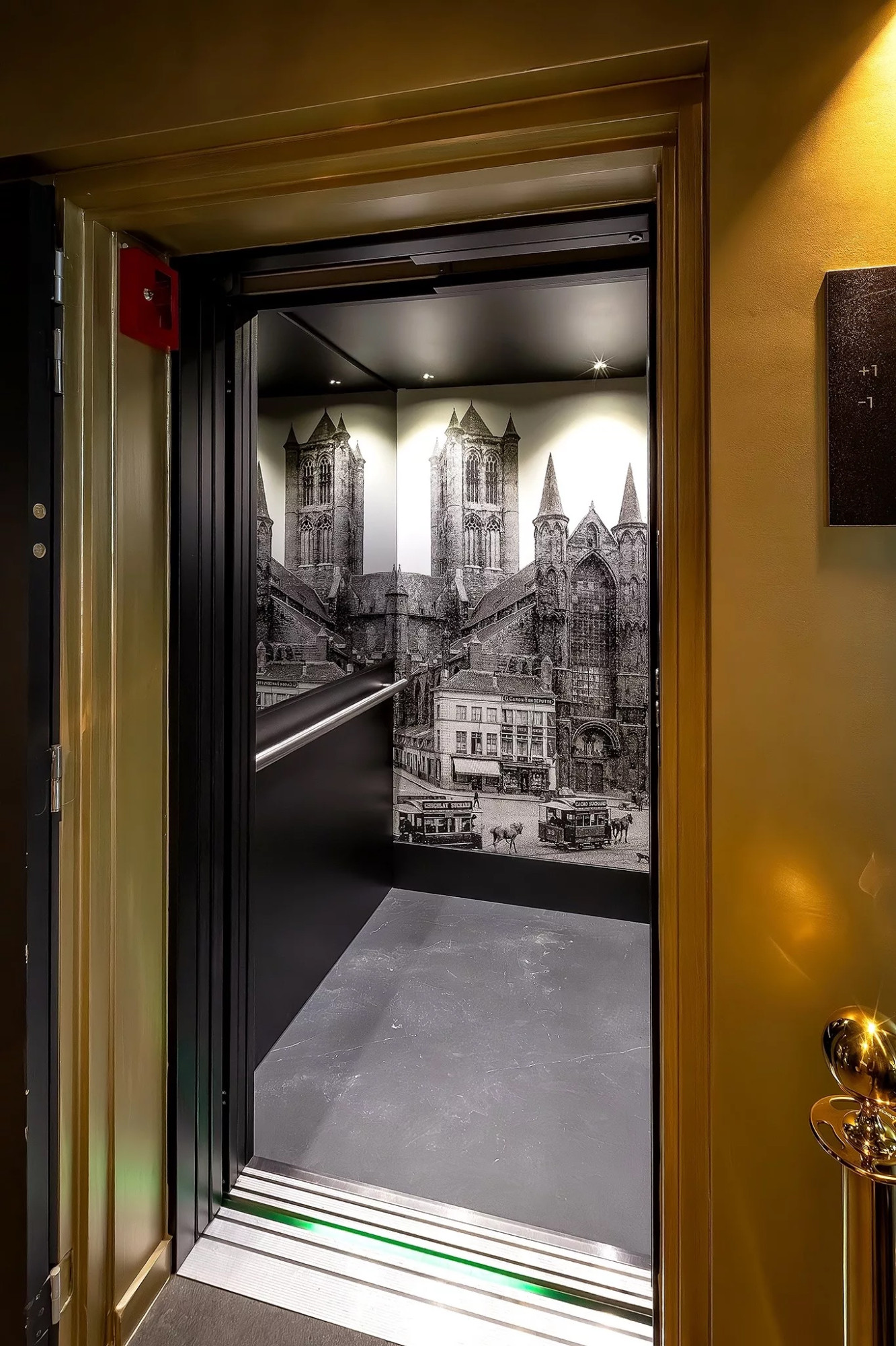 Liften op maat Hotel Harmony
